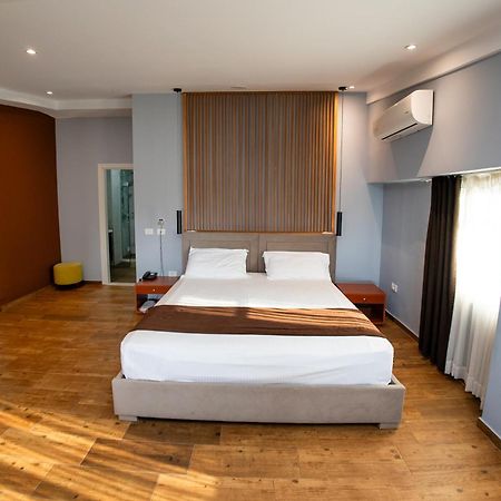 Olivar Hotel Tirana Selitë e Vogël エクステリア 写真