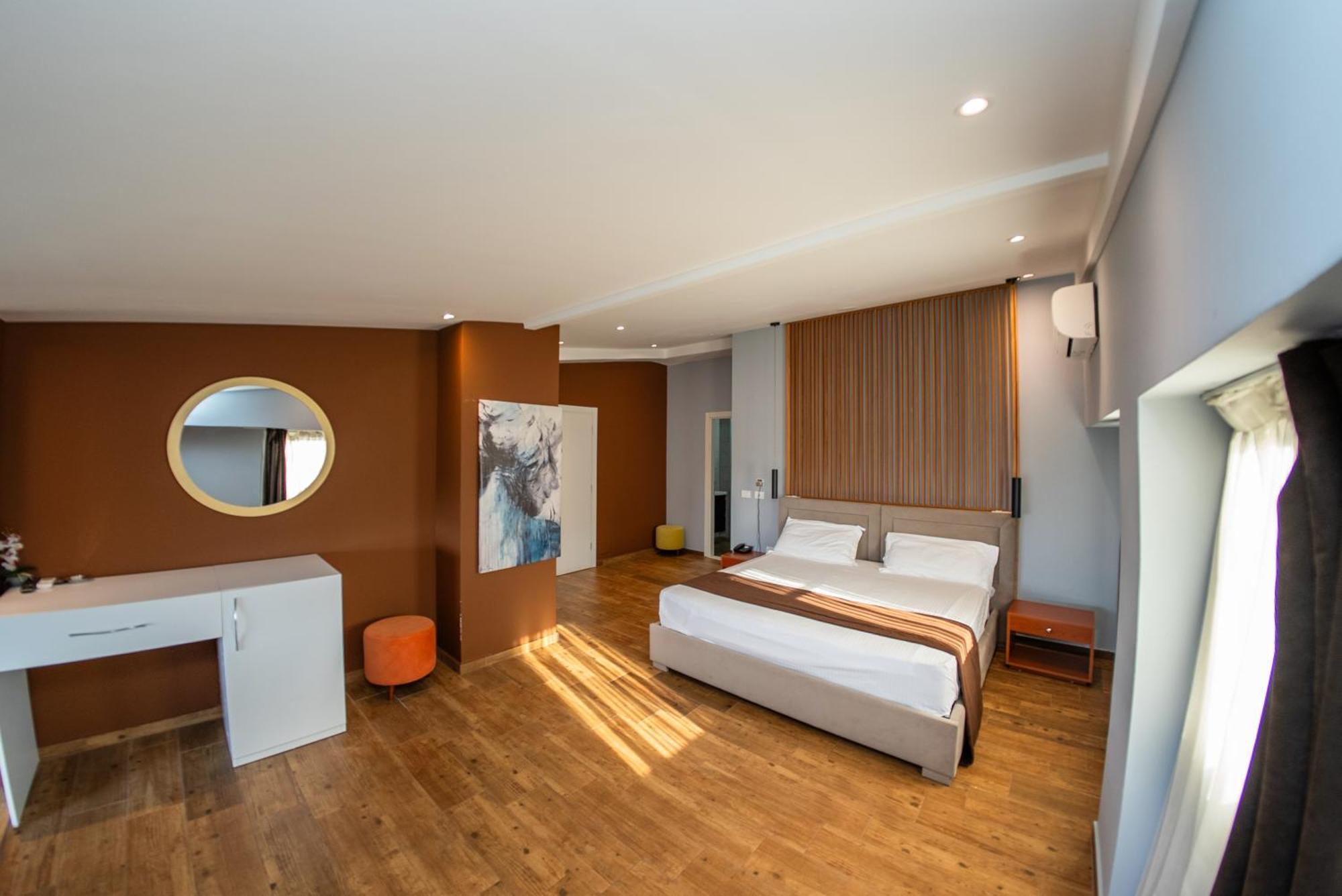 Olivar Hotel Tirana Selitë e Vogël エクステリア 写真