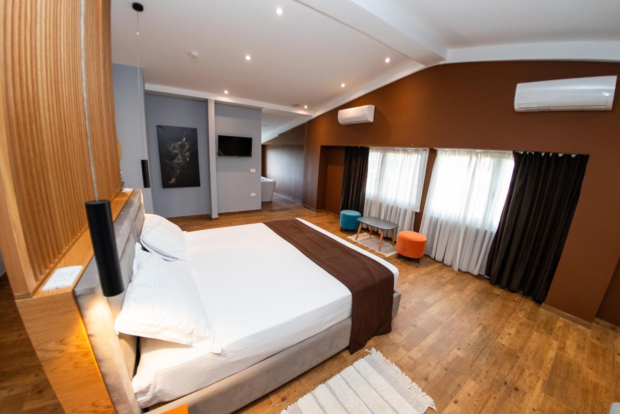 Olivar Hotel Tirana Selitë e Vogël エクステリア 写真