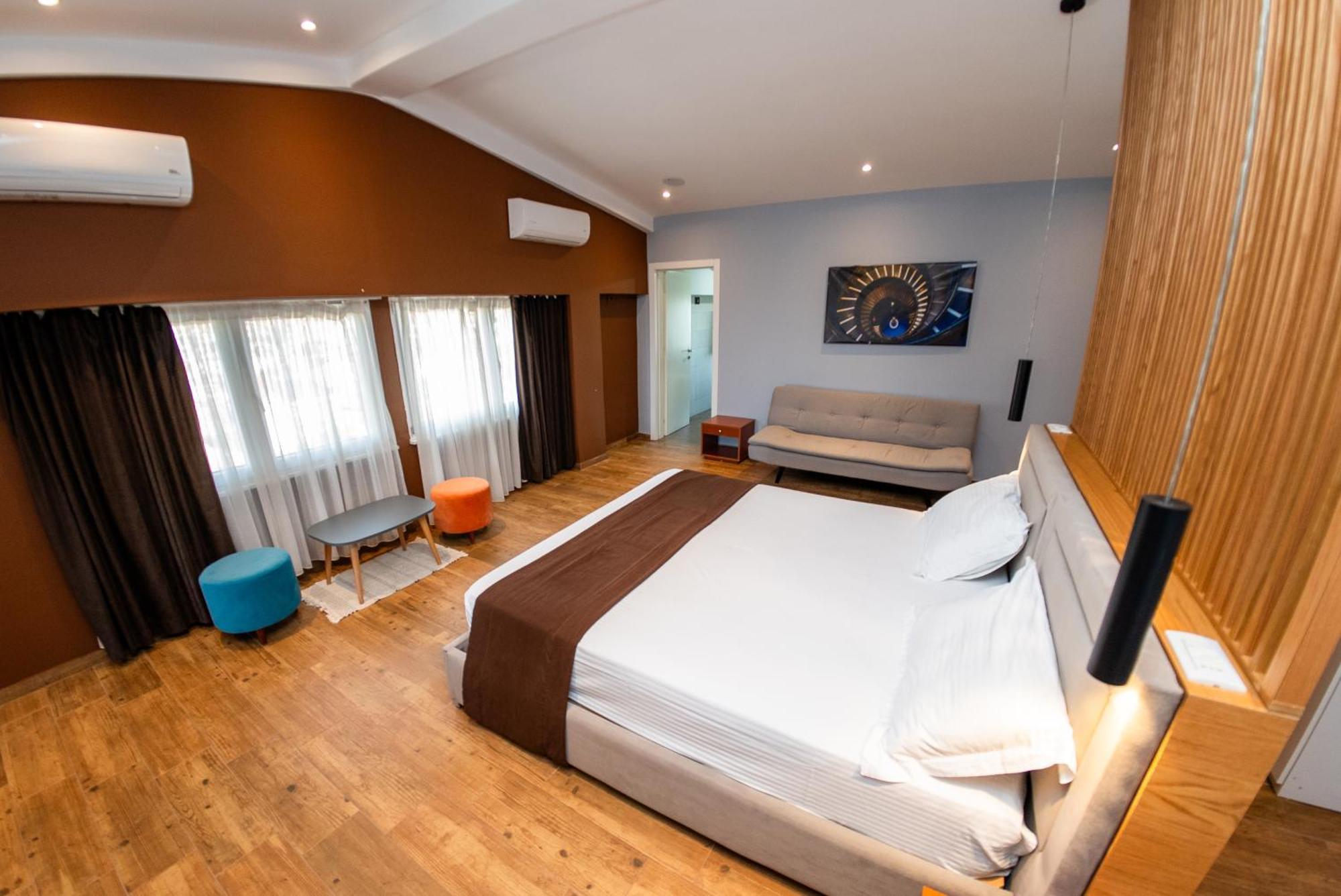 Olivar Hotel Tirana Selitë e Vogël エクステリア 写真