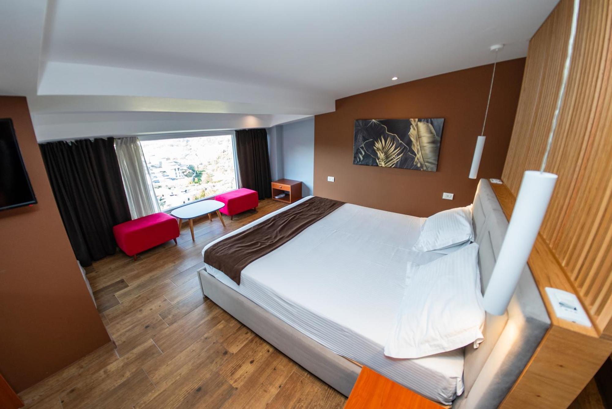 Olivar Hotel Tirana Selitë e Vogël エクステリア 写真