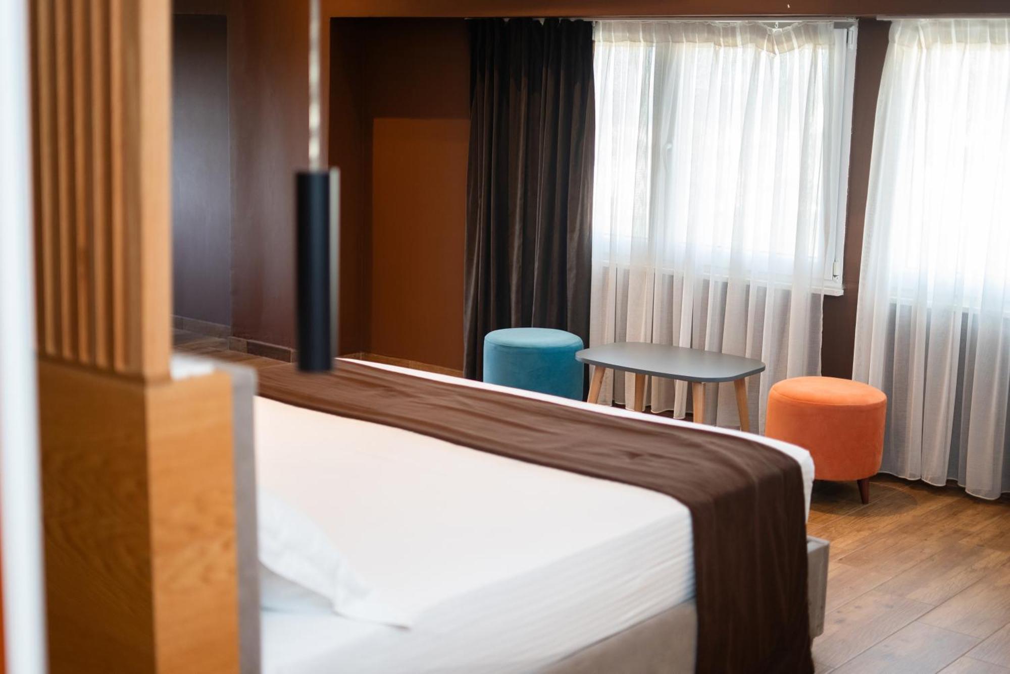 Olivar Hotel Tirana Selitë e Vogël エクステリア 写真