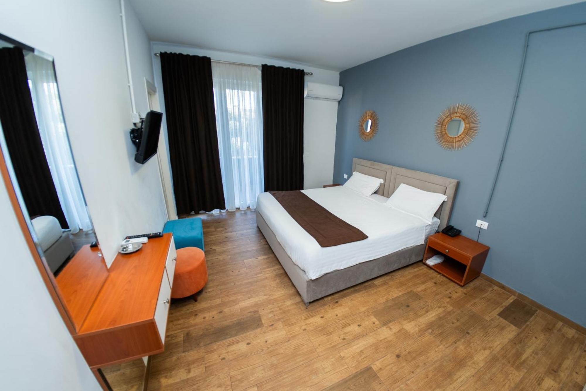 Olivar Hotel Tirana Selitë e Vogël エクステリア 写真