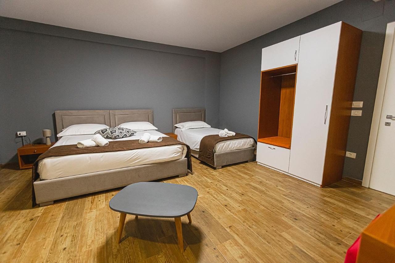 Olivar Hotel Tirana Selitë e Vogël エクステリア 写真