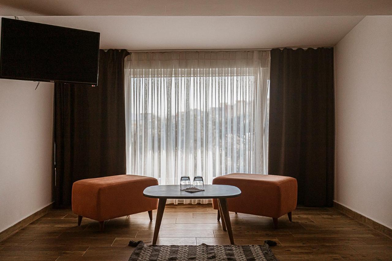 Olivar Hotel Tirana Selitë e Vogël エクステリア 写真